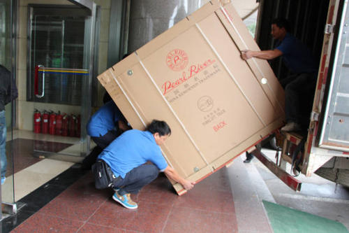 新青钢琴贵重工艺品无忧运